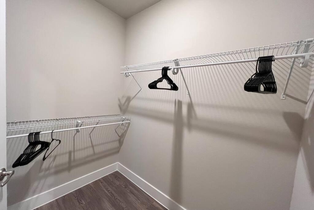 Welcome To Our Spacious 2-Bedroom 2-Bathroom Located In The City Of Houston, Texas! Buitenkant foto
