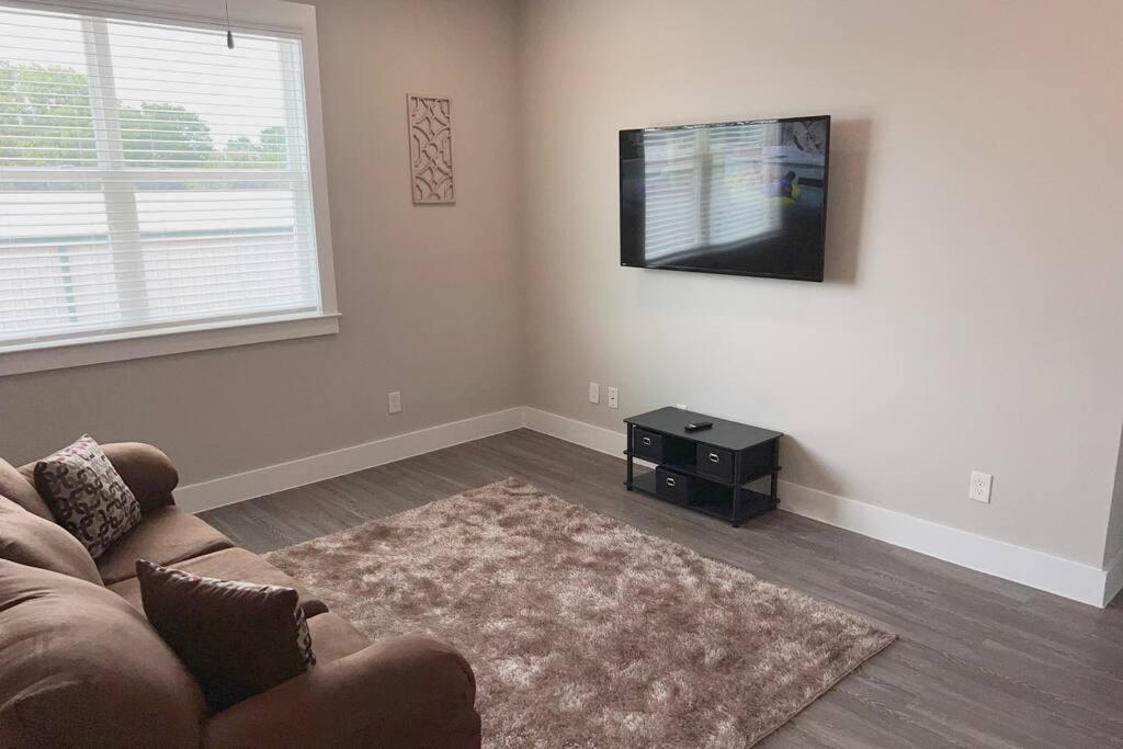 Welcome To Our Spacious 2-Bedroom 2-Bathroom Located In The City Of Houston, Texas! Buitenkant foto