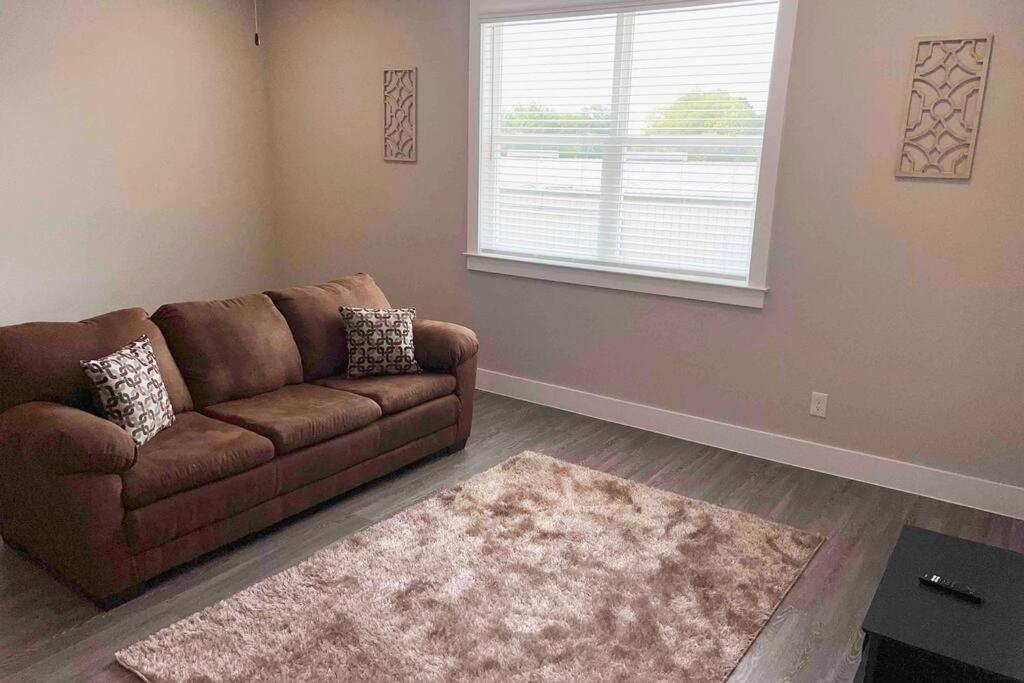 Welcome To Our Spacious 2-Bedroom 2-Bathroom Located In The City Of Houston, Texas! Buitenkant foto